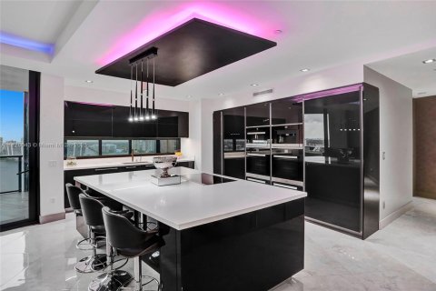 Condominio en venta en Sunny Isles Beach, Florida, 4 dormitorios, 294.59 m2 № 1985351 - foto 5