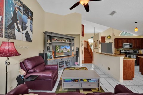 Villa ou maison à vendre à Davie, Floride: 4 chambres, 193.61 m2 № 2028674 - photo 4