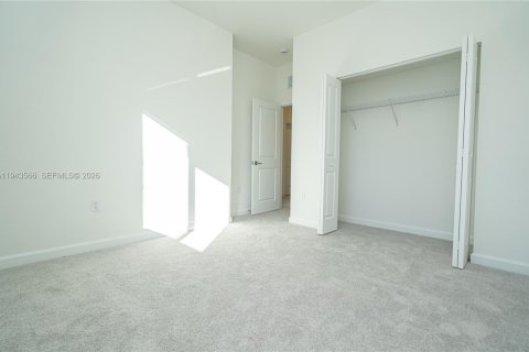 Townhouse in Homestead, Florida 3 bedrooms № 2001000 - photo 20