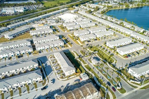 Townhouse in Homestead, Florida 3 bedrooms № 2001000 - photo 23