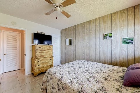 Condo in Hallandale Beach, Florida, 2 bedrooms  № 2260738 - photo 16