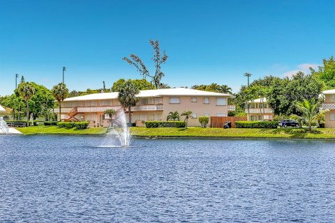 Condo in Hallandale Beach, Florida, 2 bedrooms  № 2260738 - photo 2