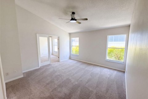 House in Orlando, Florida 4 bedrooms, 176.61 sq.m. № 2199016 - photo 4