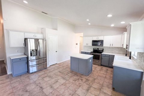House in Orlando, Florida 4 bedrooms, 176.61 sq.m. № 2199016 - photo 7