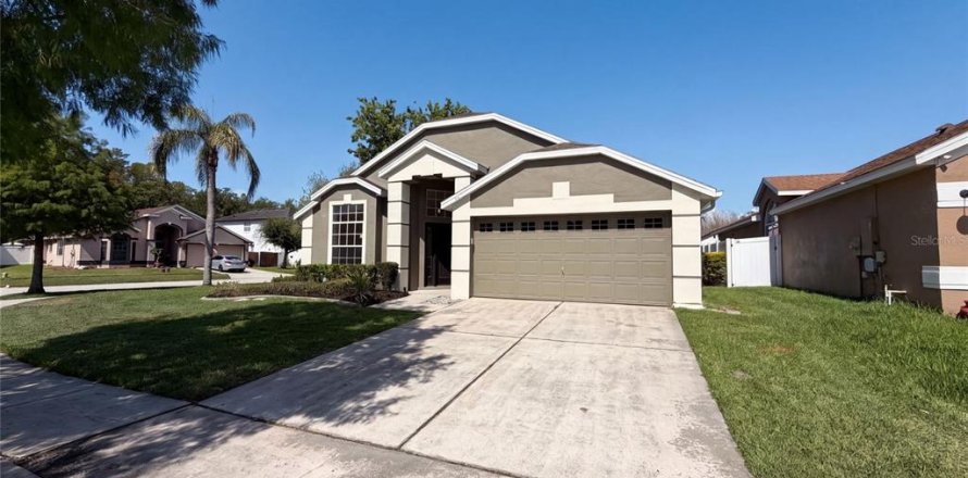 House in Orlando, Florida 4 bedrooms, 176.61 sq.m. № 2199016