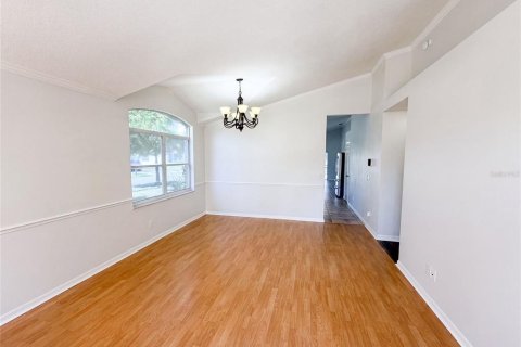 House in Orlando, Florida 4 bedrooms, 176.61 sq.m. № 2199016 - photo 9
