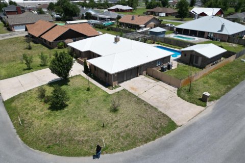 House in Panama City, Florida 4 bedrooms, 226.77 sq.m. № 589857 - photo 1
