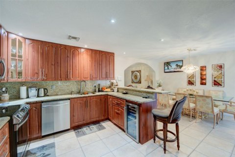 House in Plantation, Florida 3 bedrooms, 161.65 sq.m. № 2062588 - photo 20