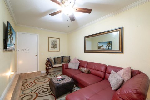 House in Plantation, Florida 3 bedrooms, 161.65 sq.m. № 2062588 - photo 22