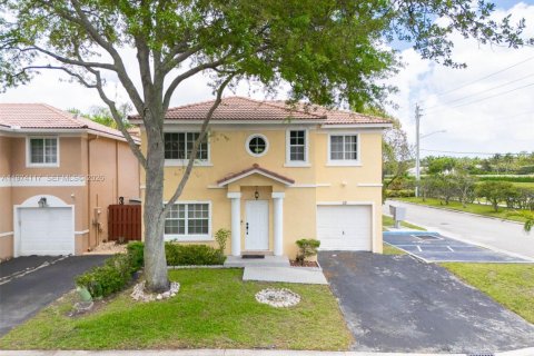 House in Plantation, Florida 3 bedrooms, 161.65 sq.m. № 2062588 - photo 4