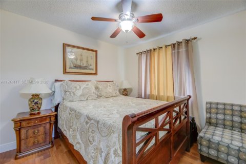 House in Plantation, Florida 3 bedrooms, 161.65 sq.m. № 2062588 - photo 29