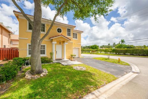 House in Plantation, Florida 3 bedrooms, 161.65 sq.m. № 2062588 - photo 6