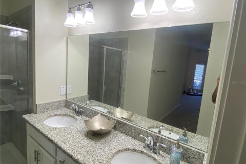 Touwnhouse à louer à Orlando, Floride: 4 chambres, 205.13 m2 № 2399487 - photo 12