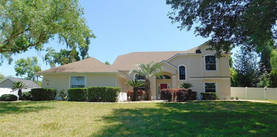 Casa en Ocala, Florida 3 dormitorios, 217.02 m2 № 2096584