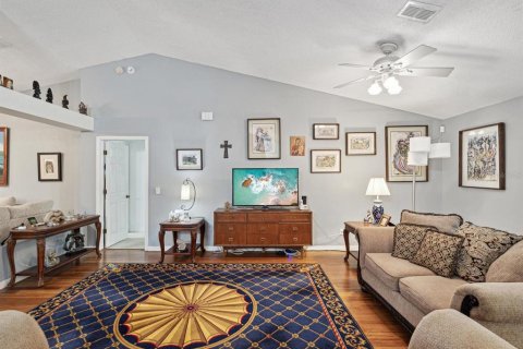 House in Spring Hill, Florida 4 bedrooms, 231.79 sq.m. № 1720832 - photo 12