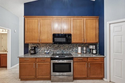 House in Spring Hill, Florida 4 bedrooms, 231.79 sq.m. № 1720832 - photo 18