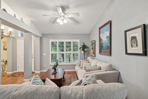 House in Spring Hill, Florida 4 bedrooms, 231.79 sq.m. № 1720832 - photo 8
