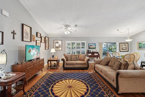 House in Spring Hill, Florida 4 bedrooms, 231.79 sq.m. № 1720832 - photo 11
