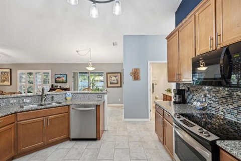 House in Spring Hill, Florida 4 bedrooms, 231.79 sq.m. № 1720832 - photo 19