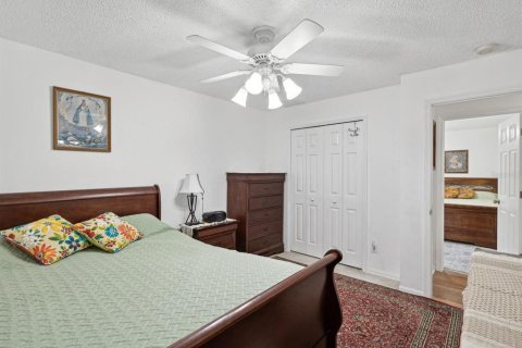 House in Spring Hill, Florida 4 bedrooms, 231.79 sq.m. № 1720832 - photo 28