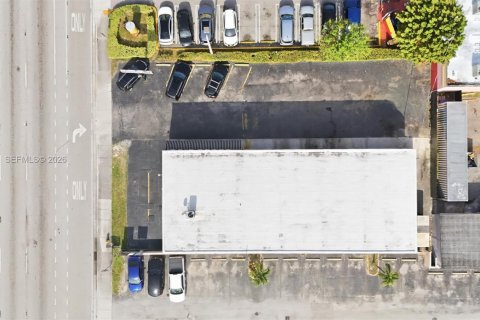 Commercial property in Miami, Florida № 2154883 - photo 11