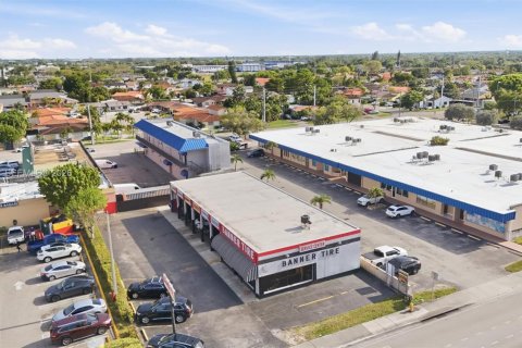 Commercial property in Miami, Florida № 2154883 - photo 22