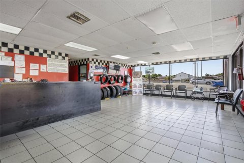 Commercial property in Miami, Florida № 2154883 - photo 21