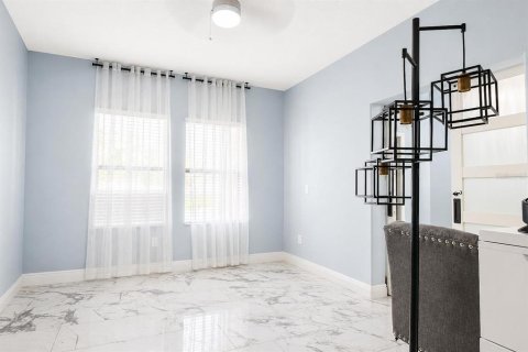 Casa en venta en Orlando, Florida, 4 dormitorios, 249.07 m2 № 2091759 - foto 25