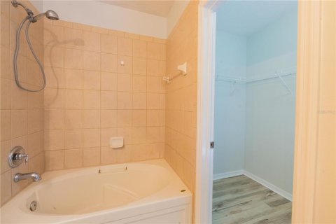 Townhouse in Orlando, Florida 3 bedrooms, 166.3 sq.m. № 2227201 - photo 21