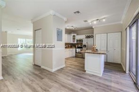 Adosado en alquiler en Weston, Florida, 3 dormitorios, 156.17 m2 № 1952095 - foto 3