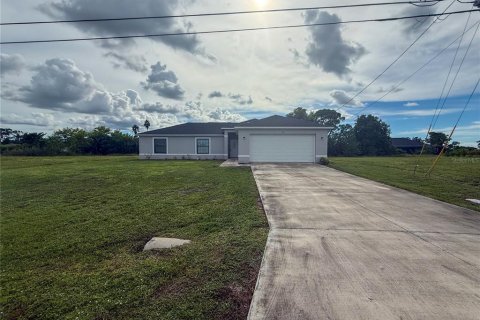 Casa en Cape Coral, Florida 3 dormitorios, 139.54 m2 № 2381222