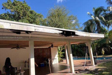 Casa en venta en Miami, Florida, 3 dormitorios, 189.33 m2 № 1965658 - foto 3