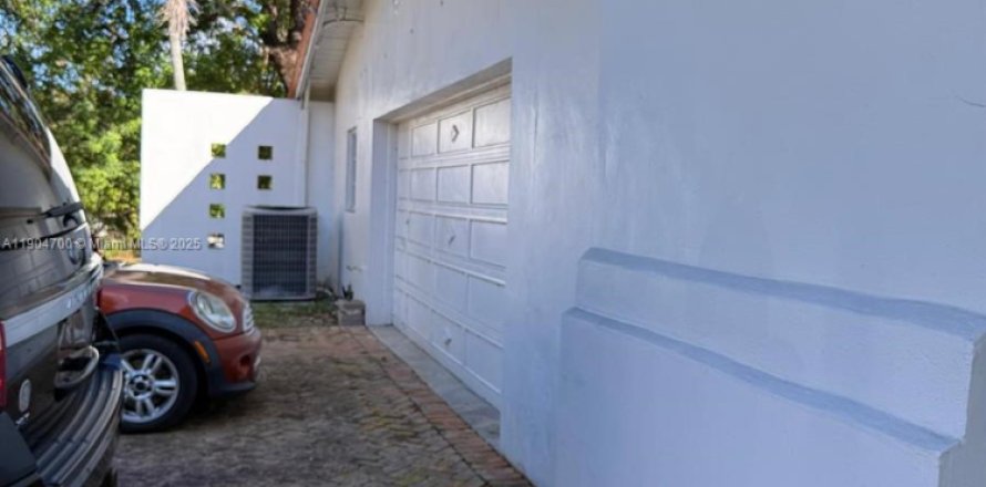 Casa en Miami, Florida 3 dormitorios, 189.33 m2 № 1965658