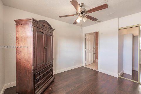 Casa en venta en Lauderhill, Florida, 4 dormitorios, 141.21 m2 № 1988327 - foto 15