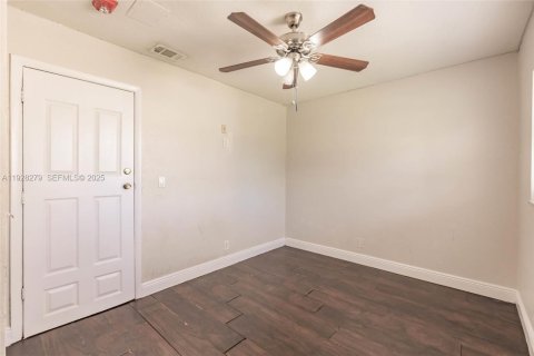 Casa en venta en Lauderhill, Florida, 4 dormitorios, 141.21 m2 № 1988327 - foto 30