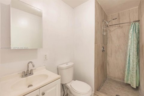 Casa en venta en Lauderhill, Florida, 4 dormitorios, 141.21 m2 № 1988327 - foto 25