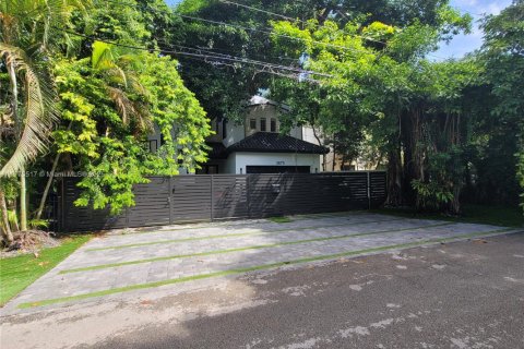 House in Miami, Florida 4 bedrooms, 355.35 sq.m. № 1693159 - photo 2