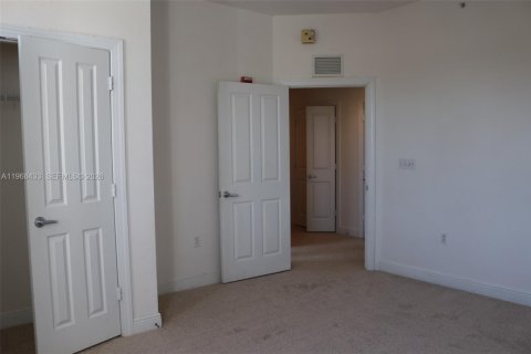 Condominio en venta en Kissimmee, Florida, 3 dormitorios № 2029063 - foto 10