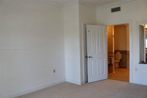 Condominio en venta en Kissimmee, Florida, 3 dormitorios № 2029063 - foto 16