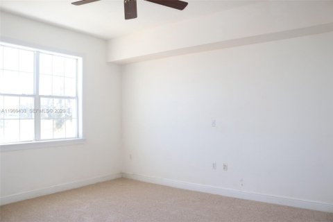 Condominio en venta en Kissimmee, Florida, 3 dormitorios № 2029063 - foto 12