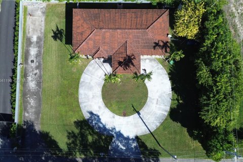Villa ou maison à vendre à Miami, Floride: 4 chambres, 174.56 m2 № 1998537 - photo 3