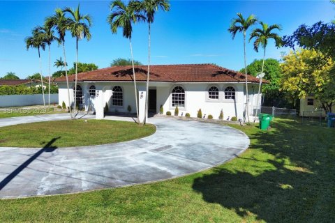 Villa ou maison à Miami, Floride 4 chambres, 174.56 m2 № 1998537