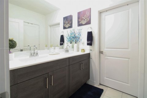 Купить виллу или дом в Хомстед, Флорида 4 спальни, 169.64м2, № 1958190 - фото 13