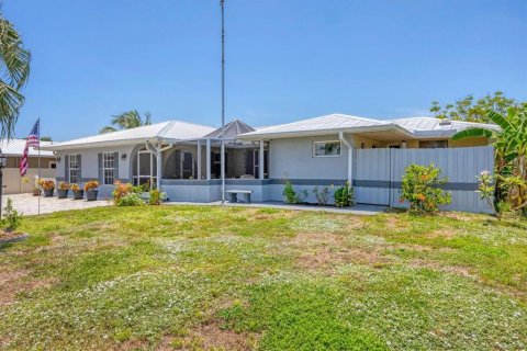 House in Nokomis, Florida 3 bedrooms, 261.43 sq.m. № 1775714 - photo 5