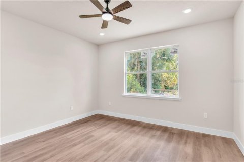 House in Plant City, Florida 3 bedrooms, 168.43 sq.m. № 2200196 - photo 25