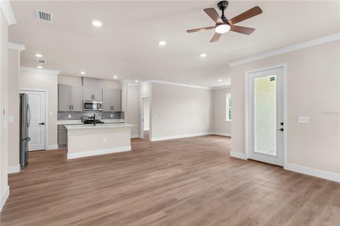 House in Plant City, Florida 3 bedrooms, 168.43 sq.m. № 2200196 - photo 5