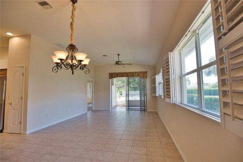 Снять в аренду виллу или дом в Венеция, Флорида 2 спальни, 128.67м2, № 1810762 - фото 6