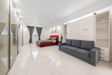 Copropriété à louer à Hollywood, Floride: 3 chambres, 178.93 m2 № 1694194 - photo 17