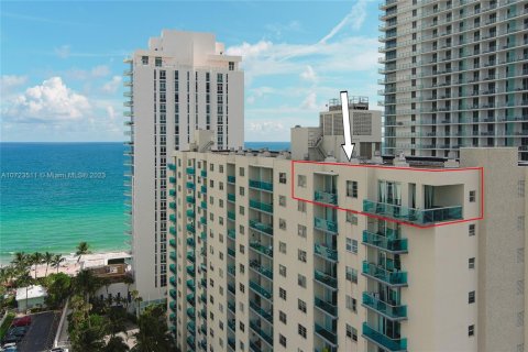Copropriété à louer à Hollywood, Floride: 3 chambres, 178.93 m2 № 1694194 - photo 2
