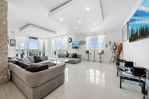 Copropriété à louer à Hollywood, Floride: 3 chambres, 178.93 m2 № 1694194 - photo 14